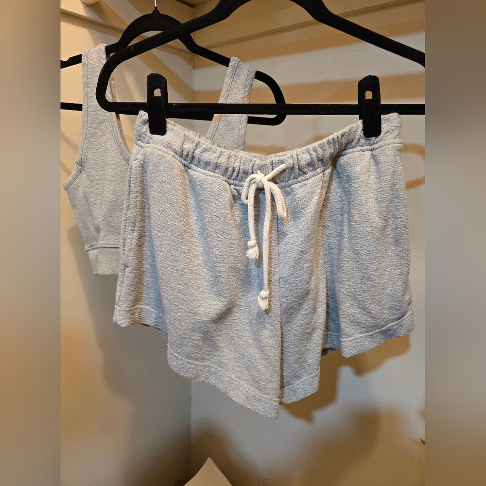 Aerie set - Picture 5 of 9